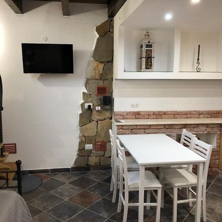 Rent Room Sardegna Porto Torres Exterior foto